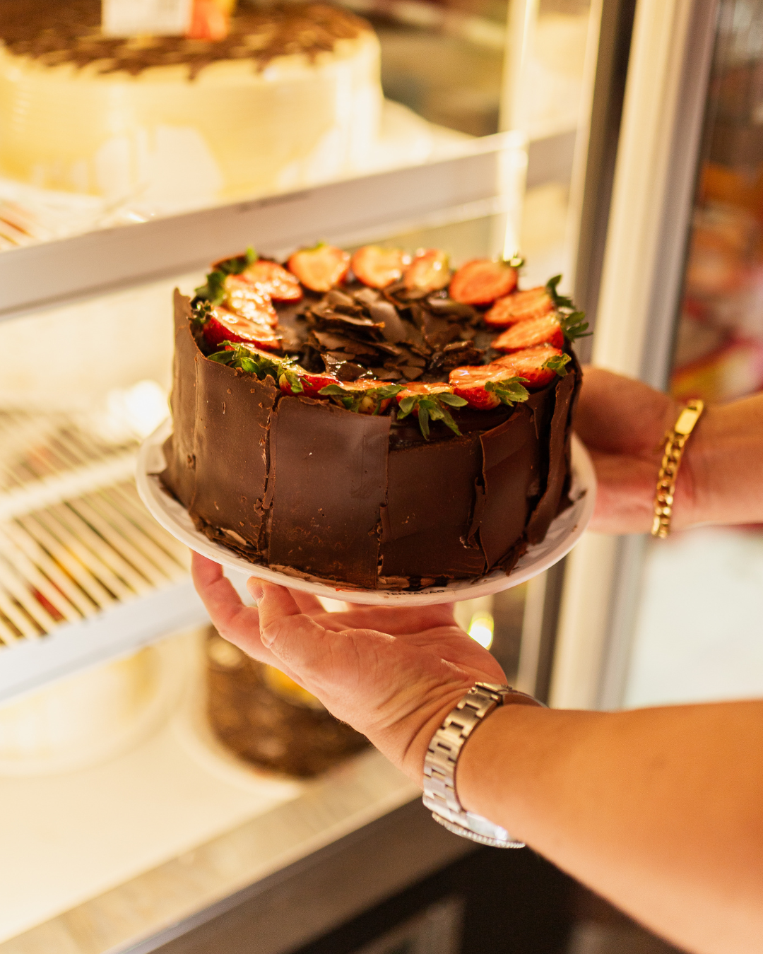 BOLO CONFEITADO 10 PESSOAS